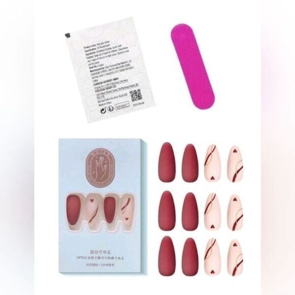 💕5/$18 Almond Heart & Gold Stripe Design Press on Nails - Picture 3 of 5